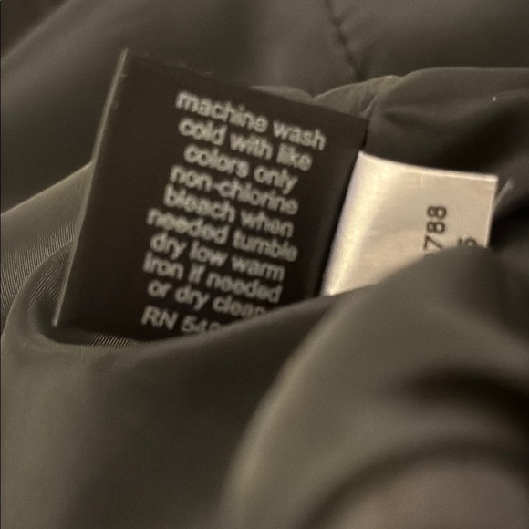 The Limited “The Perfect Travel Suit” Black Blazer Classic Tailored Design - Picture 7 of 11